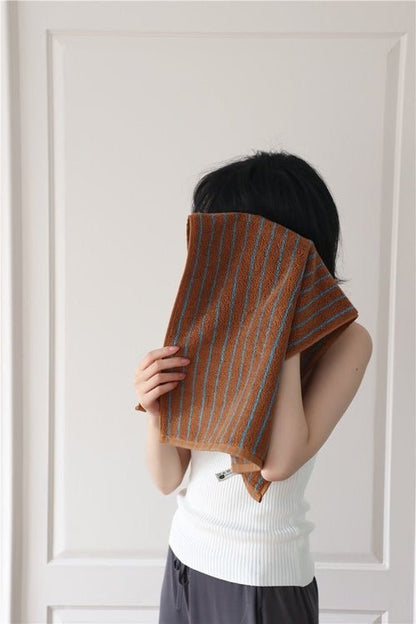 Ultra Soft Absorbent Retro Stripe Bath Towel - 100% Organic Cotton - SnagItCo.