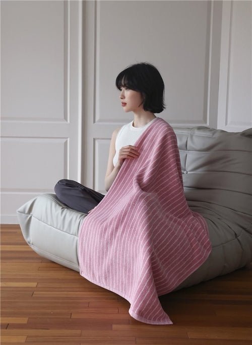 Ultra Soft Absorbent Retro Stripe Bath Towel - 100% Organic Cotton - SnagItCo.