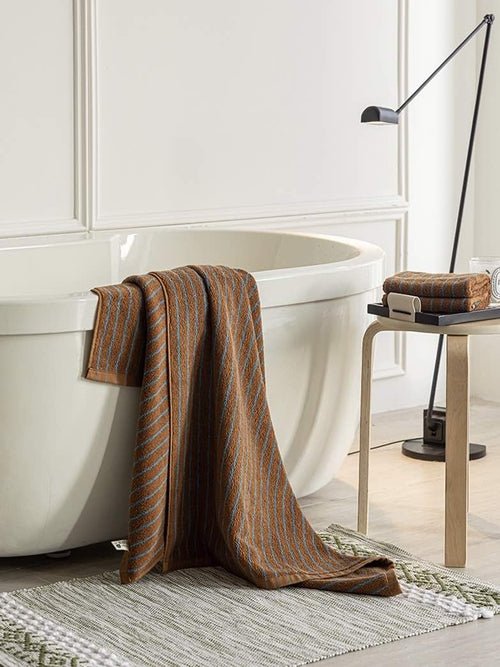 Ultra Soft Absorbent Retro Stripe Bath Towel - 100% Organic Cotton - SnagItCo.