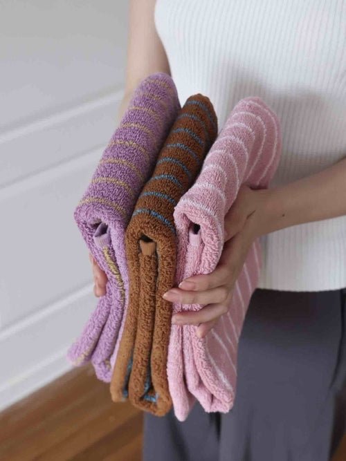 Ultra Soft Absorbent Retro Stripe Bath Towel - 100% Organic Cotton - SnagItCo.