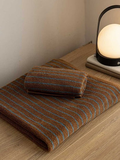 Ultra Soft Absorbent Retro Stripe Bath Towel - 100% Organic Cotton - SnagItCo.