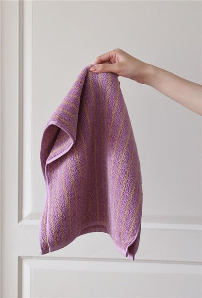 Ultra Soft Absorbent Retro Stripe Bath Towel - 100% Organic Cotton - SnagItCo.